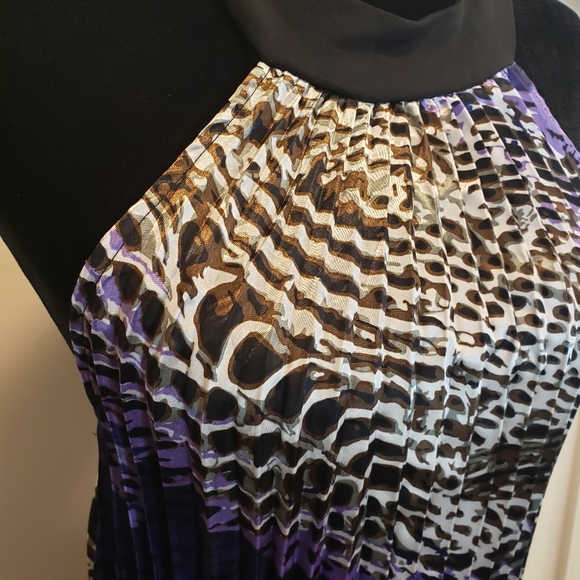 NWT Dots Accordion Satin-Like Halter Top (M) - Picture 4 of 4